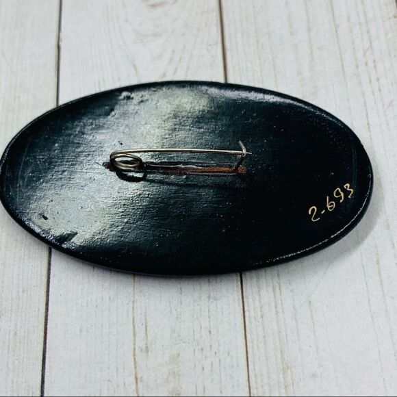 Handpainted Russian Lacquer Brooch - Picture 2 of 2